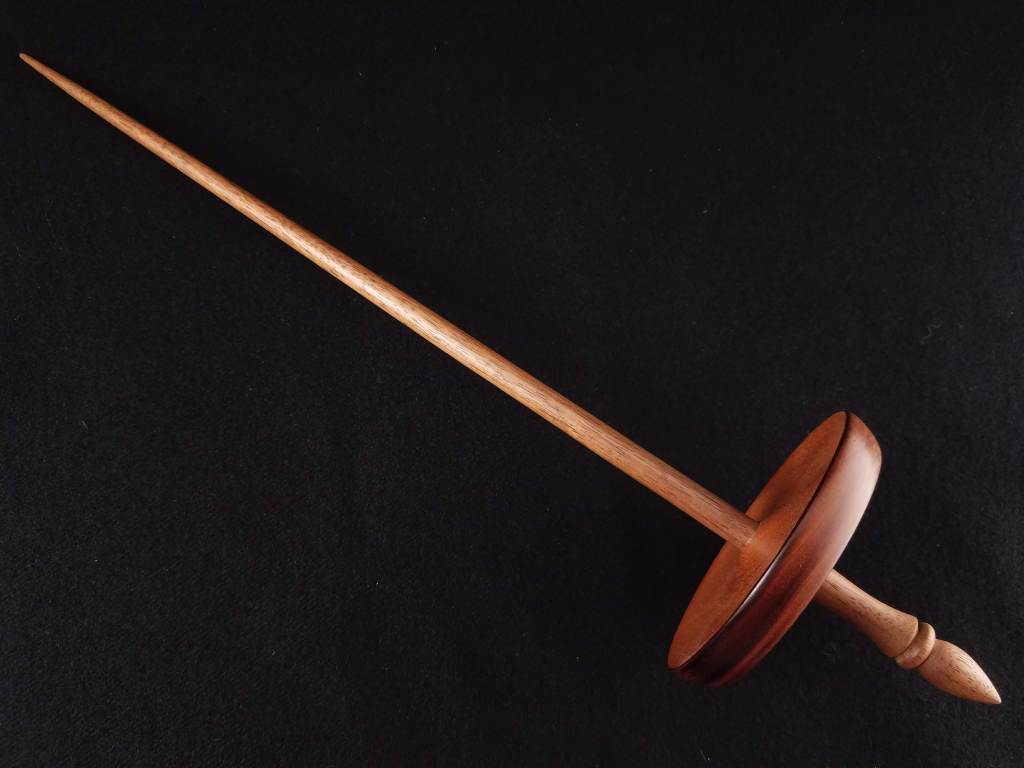 Supported Spindle Fashion Show Model 8: the First Spanish Peacock Pu Yok