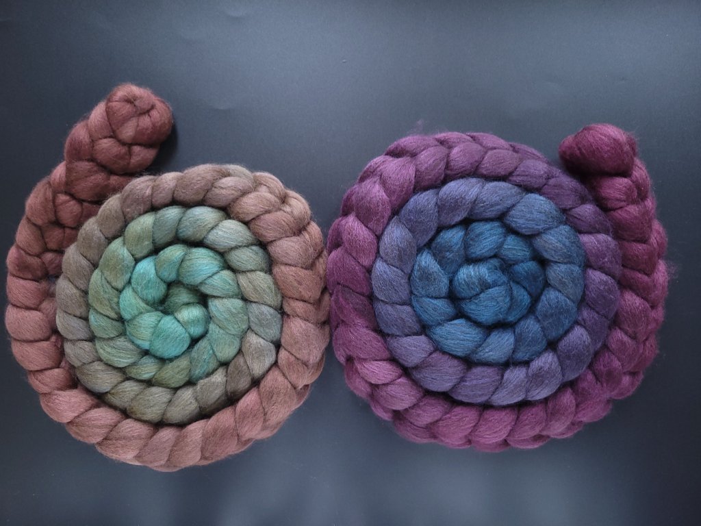 My two fiber options for the New Year's gradient spinalong